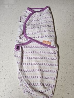 SwaddleMe baby swaddle SM/MED purple